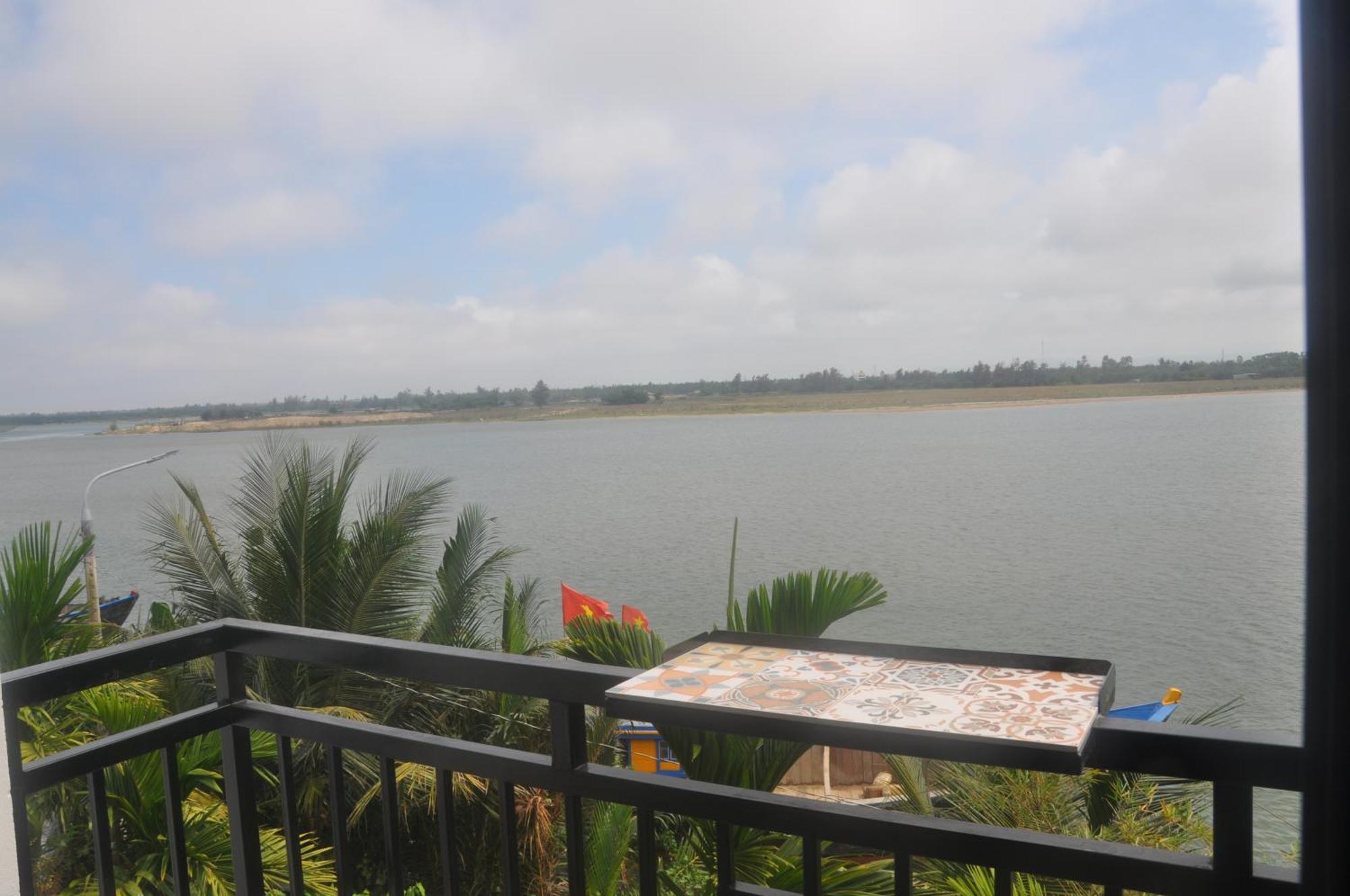 Hotel Autumn Bay Retreat Hoi An Esterno foto