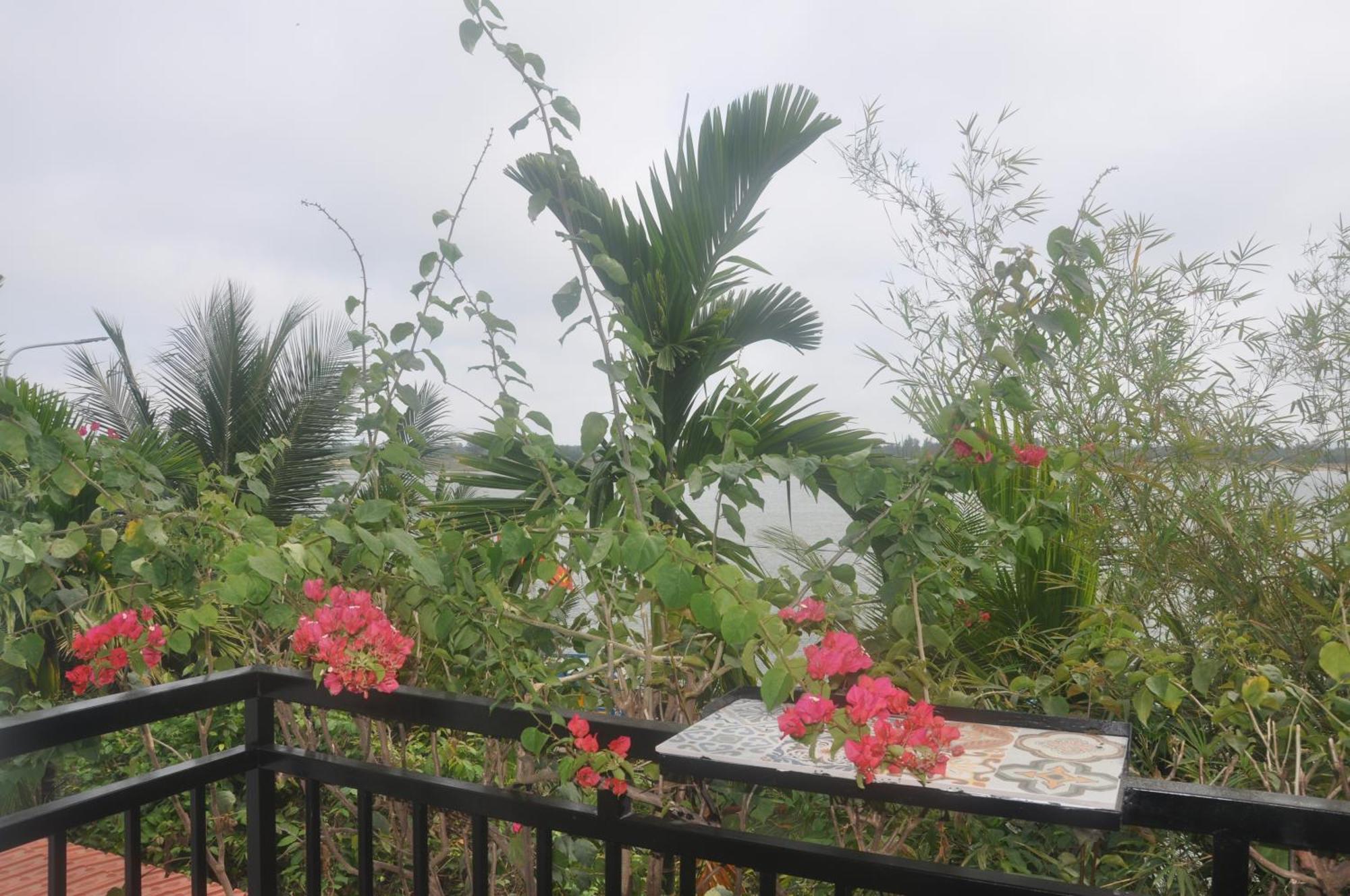 Hotel Autumn Bay Retreat Hoi An Esterno foto