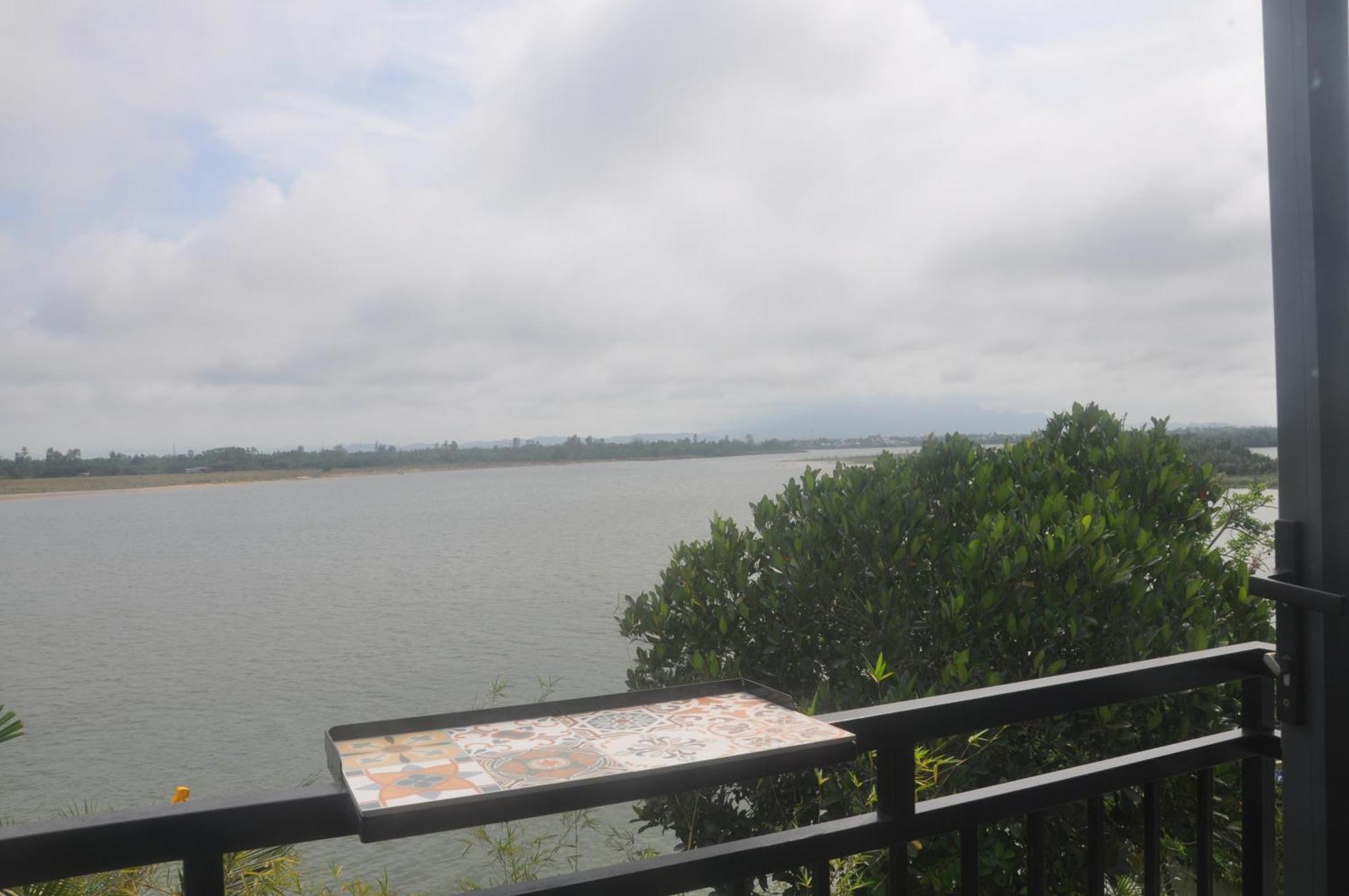 Hotel Autumn Bay Retreat Hoi An Esterno foto